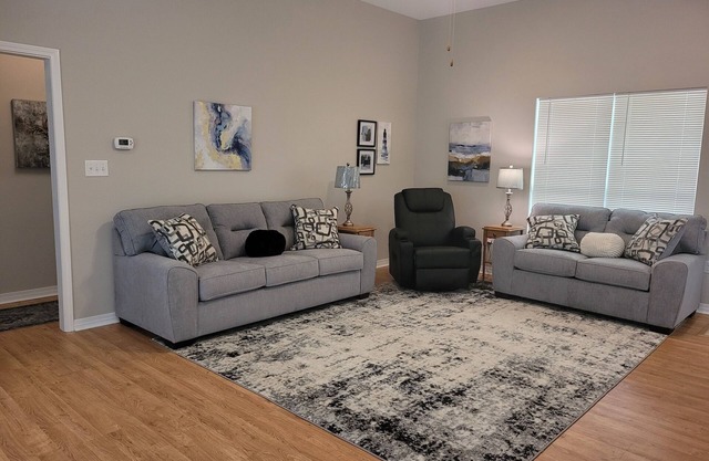 Spacious 3/2 House in Bay St. Louis is a short drive to the Beach & Casinos