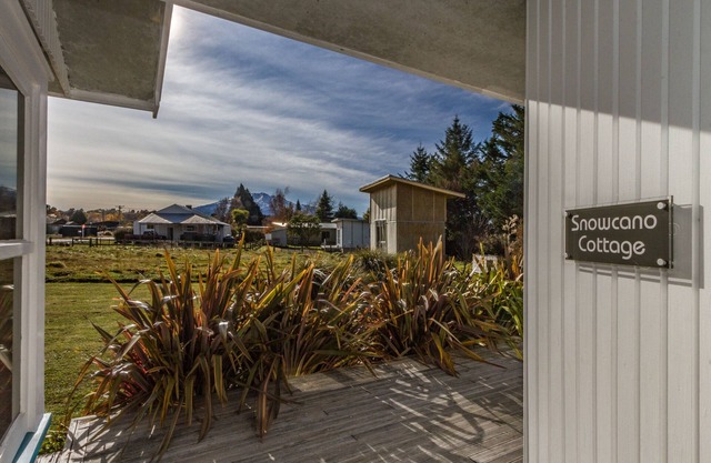 Snowcano Cottage - Rangataua Holiday Home