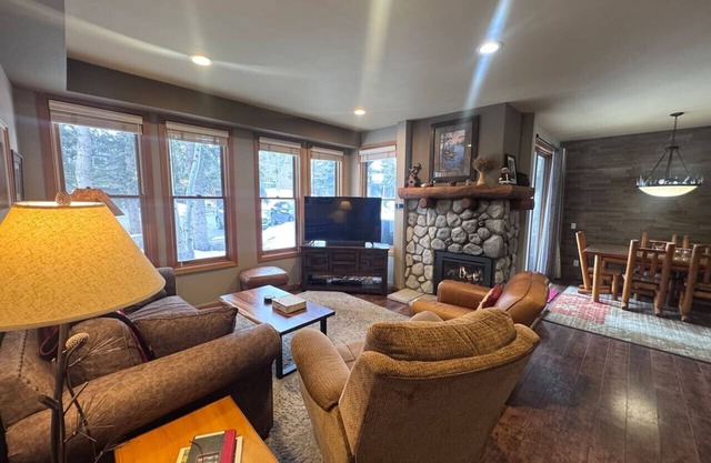 Snowcreek V, 2/2 Family Fun & Dog-friendly Mountain Retreat!