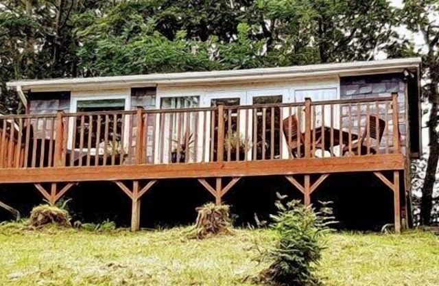 SNOWDONIA HOLIDAY CABIN IN CAERNARFON, NORTH WALES