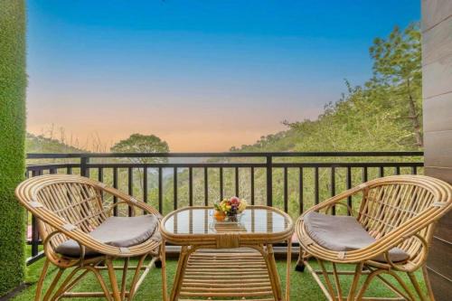 Snowfall View Home Kasauli Operated By Splendid Hotels