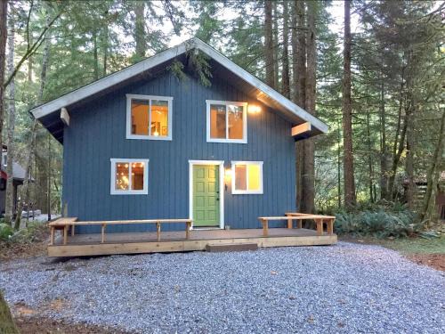 Snowline Cabin 66 - Hot Tub - Wi-Fi - 3 Bedroom - Sleeps 10