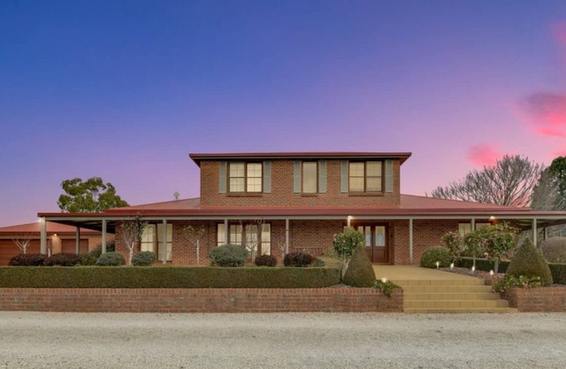 Snowline Retreat | The Ultimate Getaway | Tennis Court & Pool