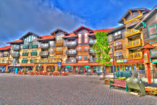 Snowshoe Mountain Studio! Central Village!
