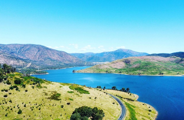 Pether Cottage - Talbingo NSW: Foxtel - Pet Friendly - Mt Selwyn Snowfields - Yarrongobilly Caves - Kosciusko National Park - Walks - Boating and Fishing - - Pether Cottage - Talbingo NSW: Foxtel - Pet Friendly - Mt Selwyn Snowfields - Yarrongobilly