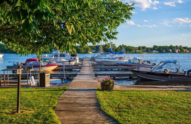 Snug Harbor Inn - Carver Cabin - Welcome Aboard!