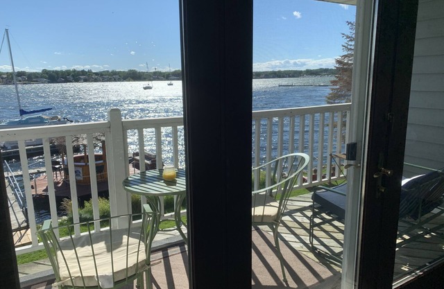 Snug Harbor Inn - Suite 202 & 203