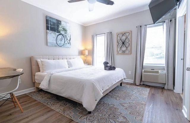 Pets Allowed - Cozy 1BR Apt in Cottage Hill