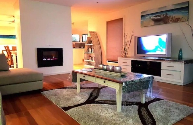 Très moderne et confortable, très proche de la rampe de mise à l'eau, de la baie et de la plage!