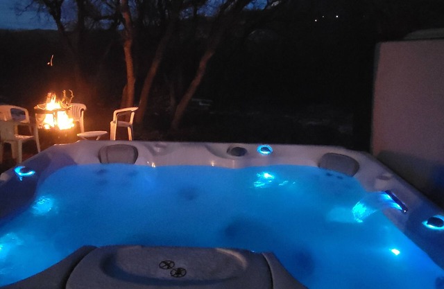 Stay and play at Vega lake! Ride hard all seasons, soak in the Hot tub.