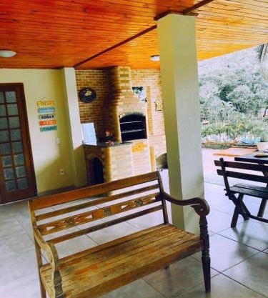 Sobrado em Javary - 1 km do Lago