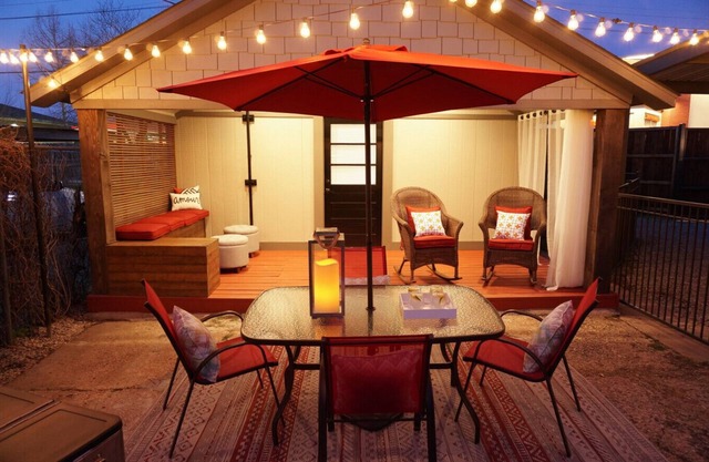 Socozyluxe Studio in Uptown / Oak Lawn