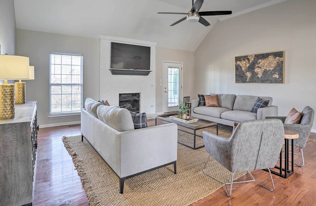 NEW! Soddy-Daisy Retreat w/ Grill + Screened Patio