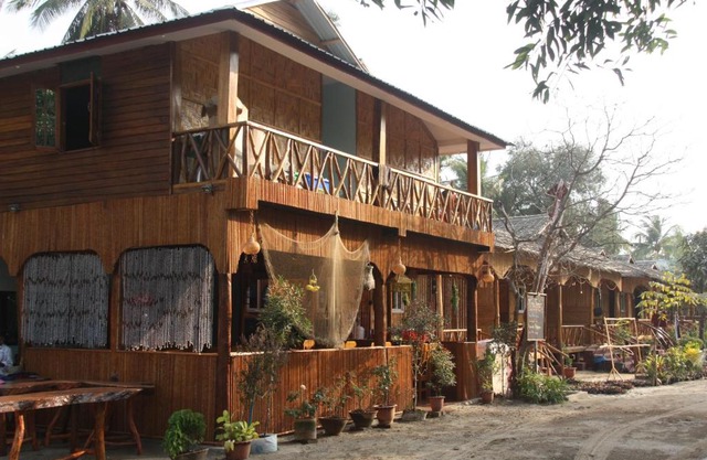 Soe Ko Ko Beach House & Restaurant