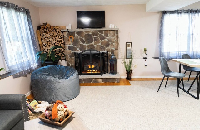 SOFIMA-Cozy and Charming 2-bedroom apartment!