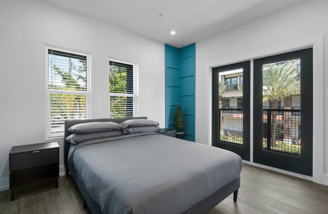 SoHo/Hyde Park Luxury 1 BR Apt