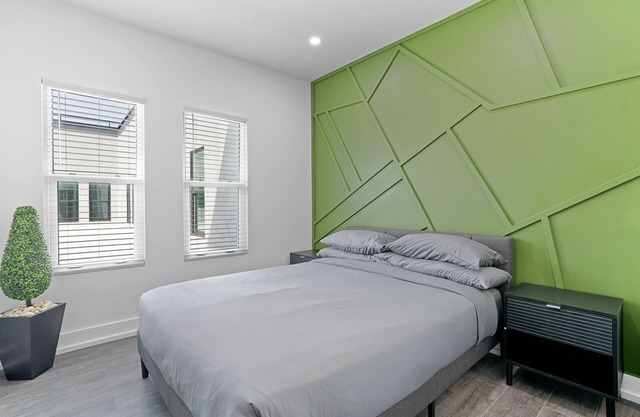 SoHo/Hyde Park Luxury 1 BR Apt