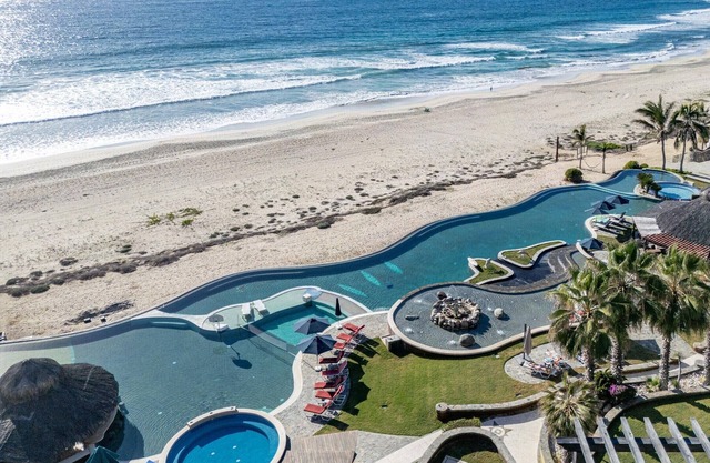 Sol Pacifico Deluxe Oceanfront Condo, Sol Pacifico 703A