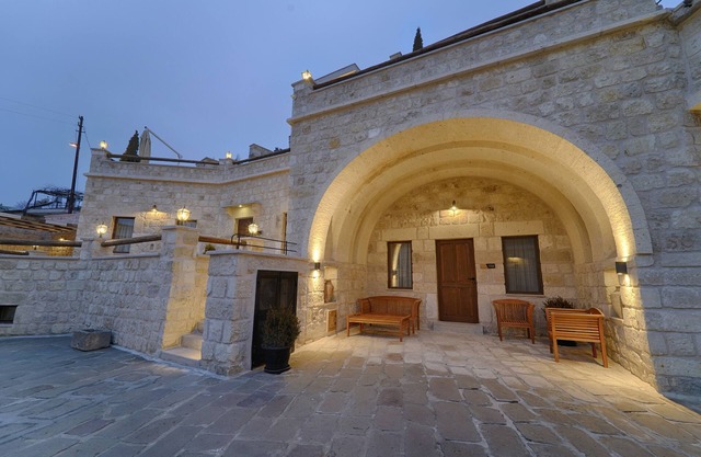 Solem Cave Suites