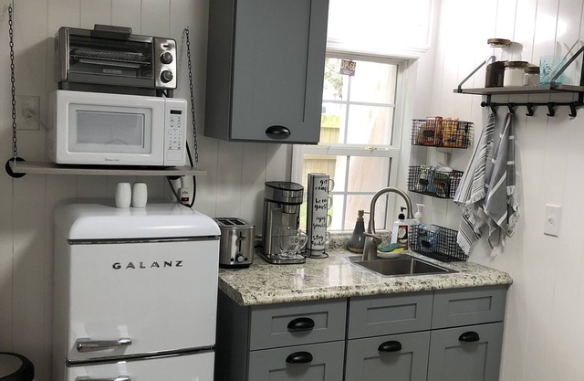 SOLO! Tiny house cozy retreat