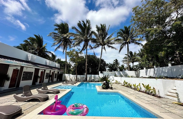 Solstice Suites With Pool 52 Pax capacity