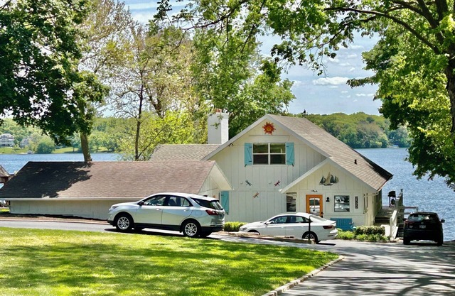 4e nuit gratuite du 3 au 14 juin, tous les services ~ Waterfront Spacious Lake House!