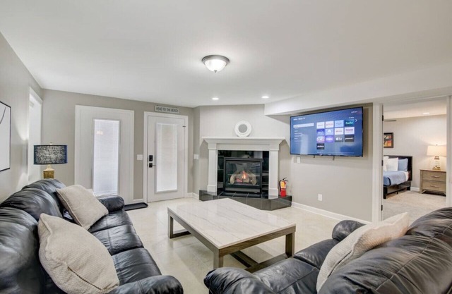 Some'R on the Beach - Beachfront Condo for Six