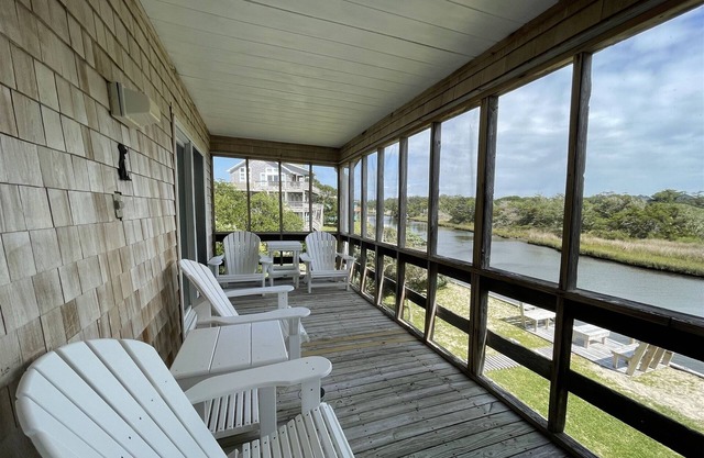 Someday Cozy Canalfront Home and Pet Friendly!