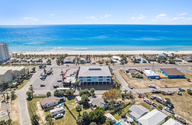 Somerset #205 | Great Location with Easy Walk to Beach!
