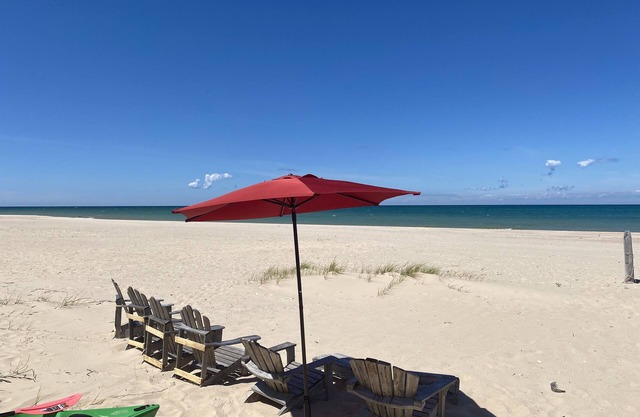Sommerset: une belle / confortable cabane en rondins sur le lac Michigan avec une plage de sable fin