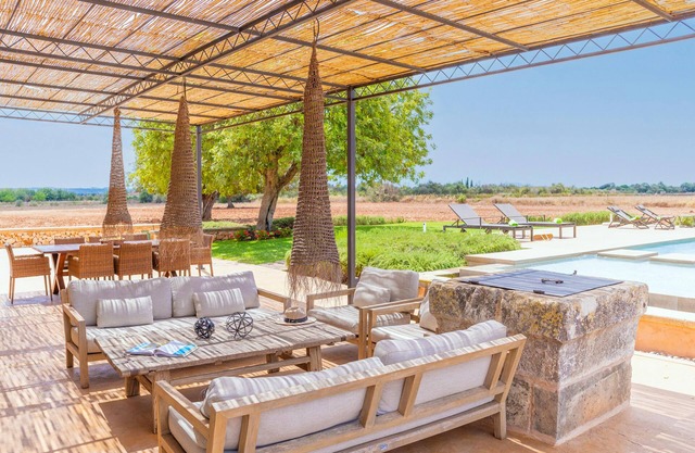 SON CATXO - Villa with private pool in Búger. Free Wifi.