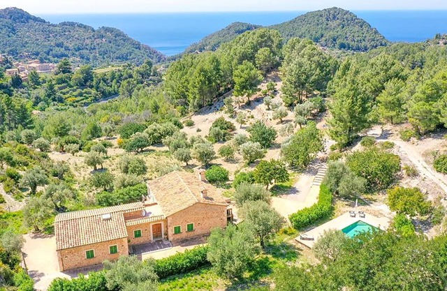 Son Llarg - Rustic and Beautiful Villa in Estallencs