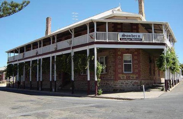 Sonbern Lodge Motel