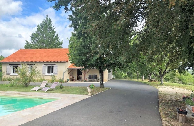 Soniette est une maison de vacances traditionnelle avec une piscine privée