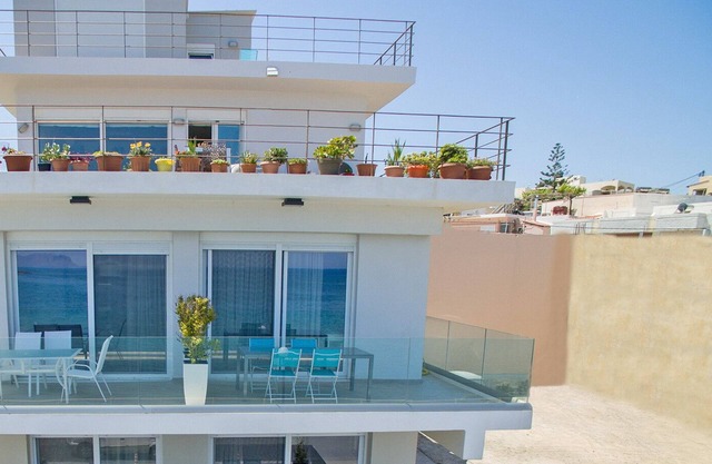 Modern,Beachfront,Amenities,No car needed 1