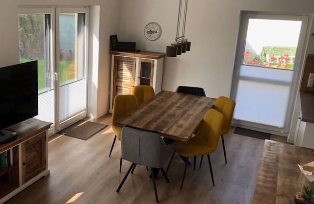 Sonnenhuus Sanddorn - Neues Ferienhaus/ Doppelhaushälfte in Bester Lage in Werdum Gelegen, für max