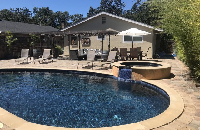 Piscine, spa, Backyard énorme, 2 Miles de Sonoma Square et à 0,5 à partir Vignobles