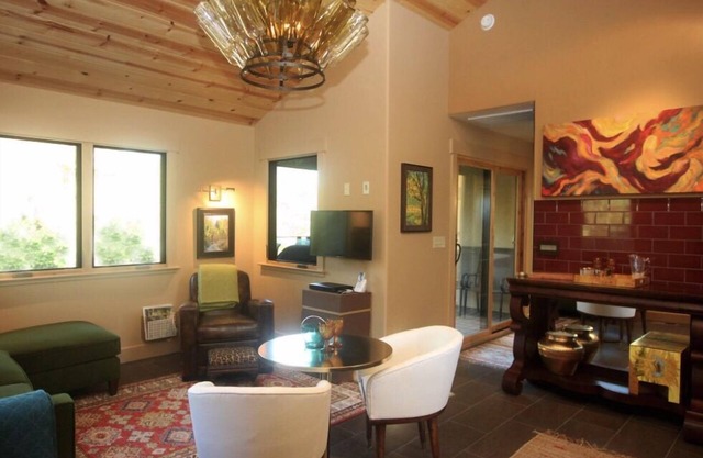 Sophistiqué Gold Country Cottage (nouveaux propriétaires à partir du 18/02/2020)