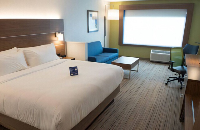 Sophisticated Suite with Extraordinary Comfort!