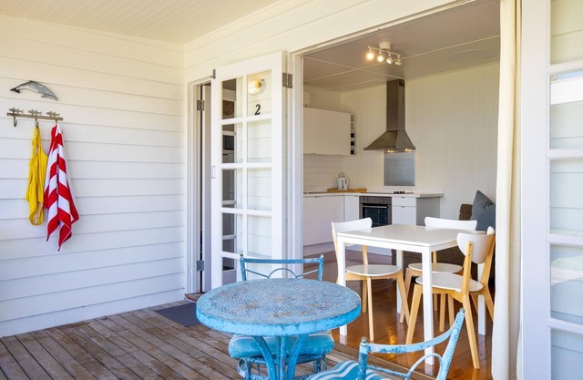 Sorrento Beach Cottages #2: walk to village - Pet friendly, Wifi