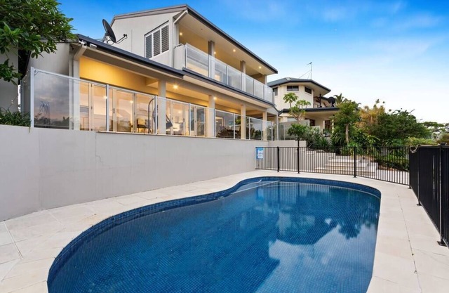 Sorrento Waterfront Retreat,Pool