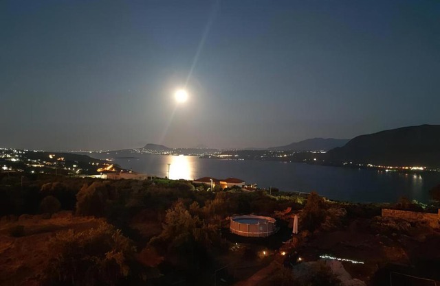 Souda Bay View with Private Pool near Chania City