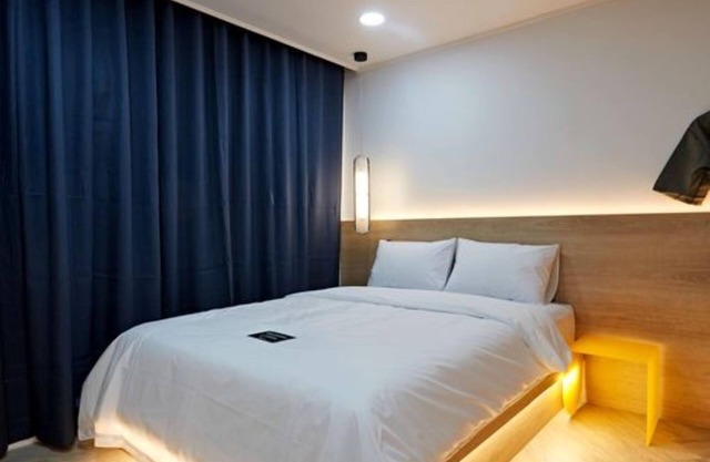 SOUNDS HOTEL