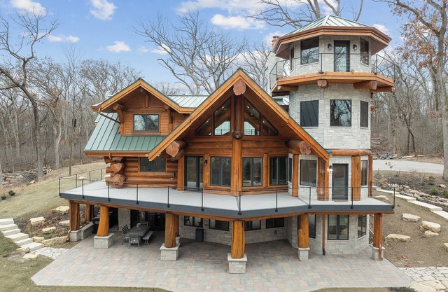 South Elder Acres: Log Cabin w/ Indoor Pool
