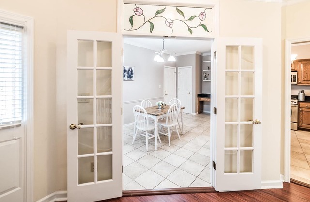 South Huntsville Spacious and Homey Townhouse