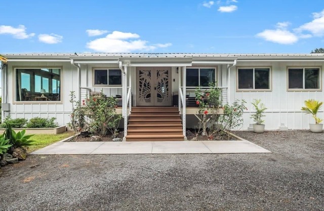 South Kona Farm House - 30 day minimum rental