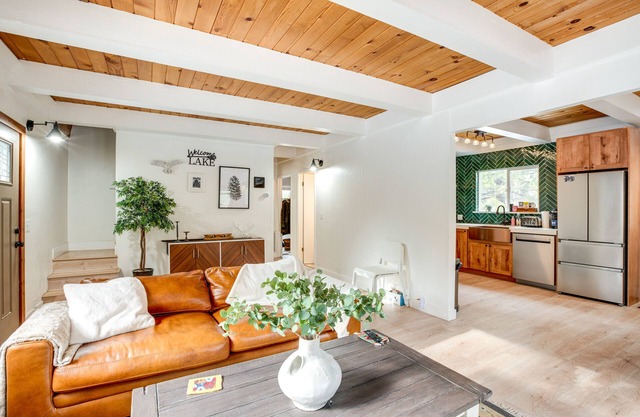South Lake Tahoe Vacation Home w/Private Hot Tub!