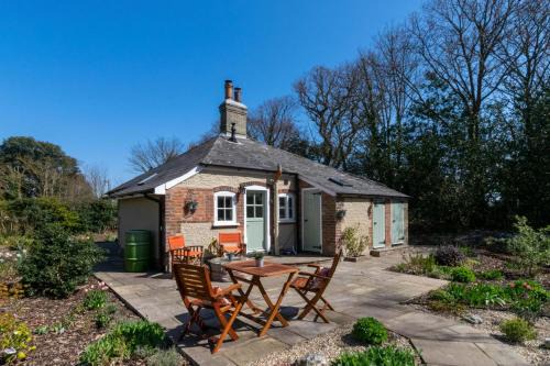 South Lodge
