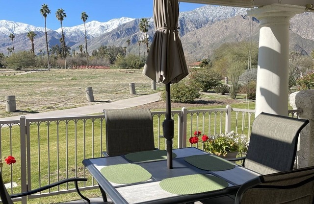 South Palm Springs Condo - Golf fantastique et vue sur la montagne!