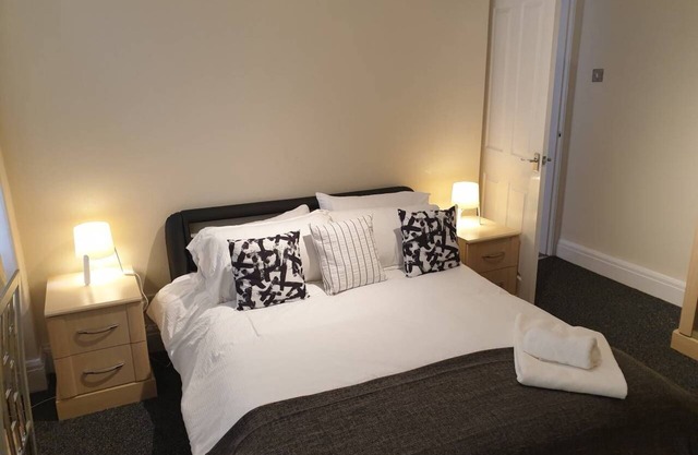 South Shield's Hidden Gem Emerald Apartment sleeps